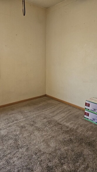 Building Photo - 125 Main St