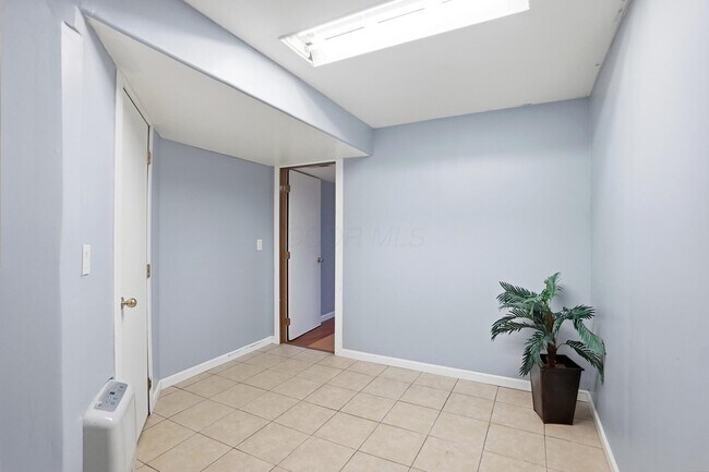 Building Photo - 5974 Rings Rd