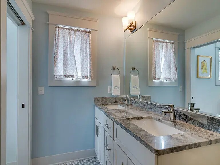 Master Double Vanity - 619 Chesterfield Way