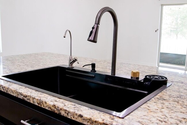 Building Photo - 8089 Pelican Reed Cir