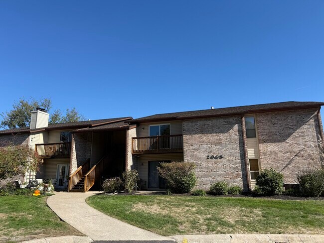 Primary Photo - 2005 Waterfront Dr N