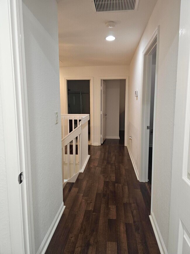 Building Photo - 7533 Topiary Ave