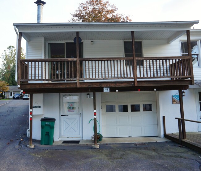 Building Photo - 4 Bonnette Dr
