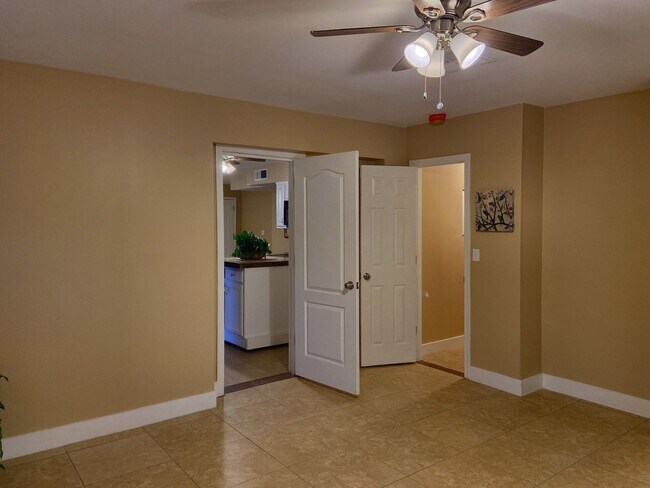 Building Photo - OPEN HOUSE. Friday, May 8th, 2026 open from 4:30pm - 5:30pm Available for Move-in July 1st, 2026....