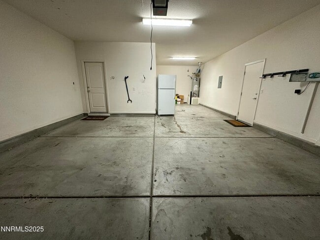 Building Photo - Immaculate Toll Brothers home