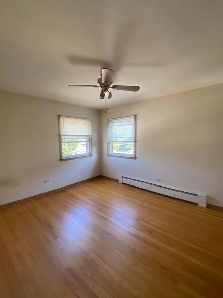 Building Photo - 5757 N Elston Ave