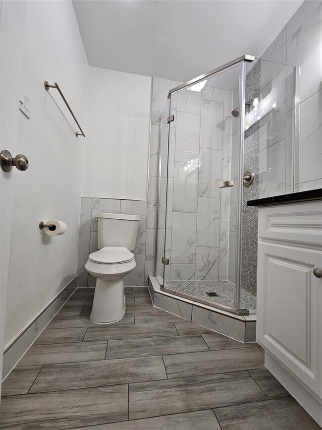 Building Photo - 2209 Singletree Ave