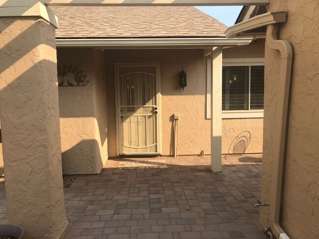 Building Photo - Perfect & Newly Updated Vacation Home, 45+ Active Adult Community. Available May through October2026