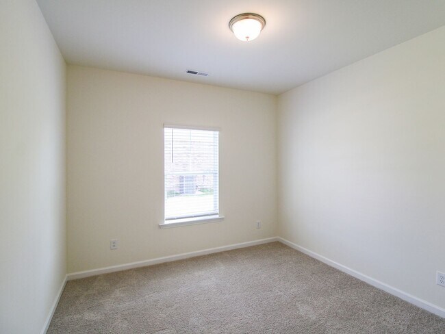 Building Photo - 13791 Hill Place Ln