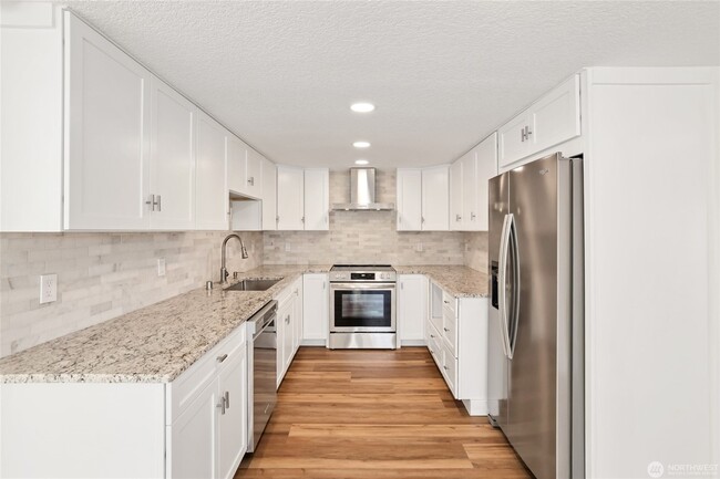 Building Photo - 9104 Highland Ave SW