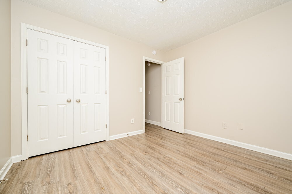 Building Photo - 330 Fieldstone Ln