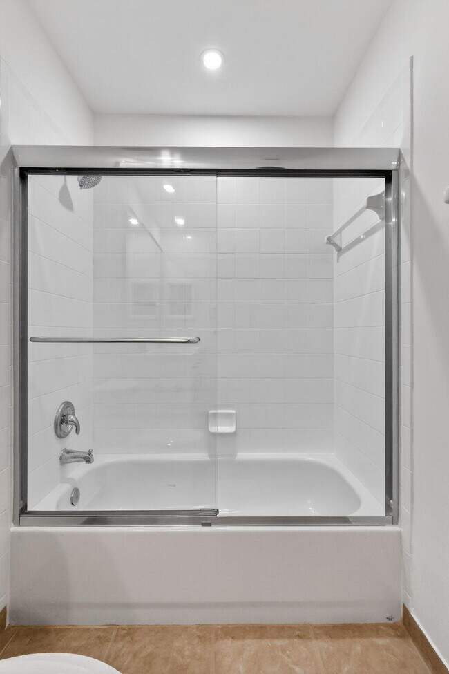 Building Photo - 16218 Sierra Palms Dr