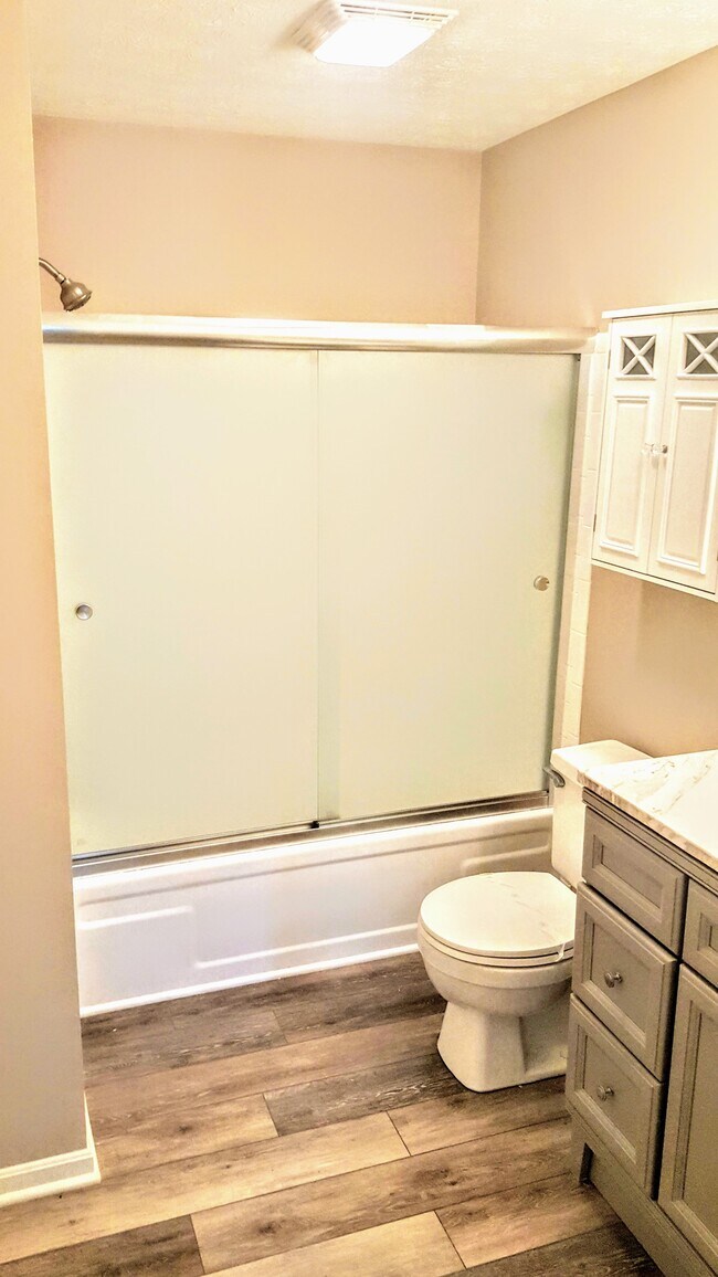 Building Photo - 1862 Beechwood Ave NE