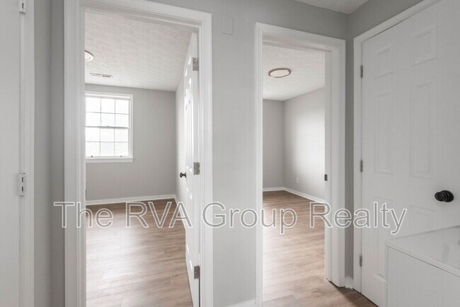 Building Photo - 3807 Woodlawn St