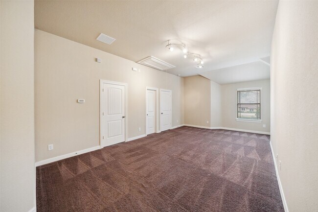 Building Photo - 28510 Lazy Rock Dr