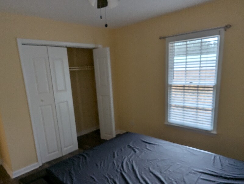 Building Photo - 858 Mann Rd