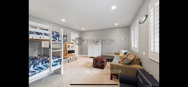 Building Photo - 4228 Calavo Dr