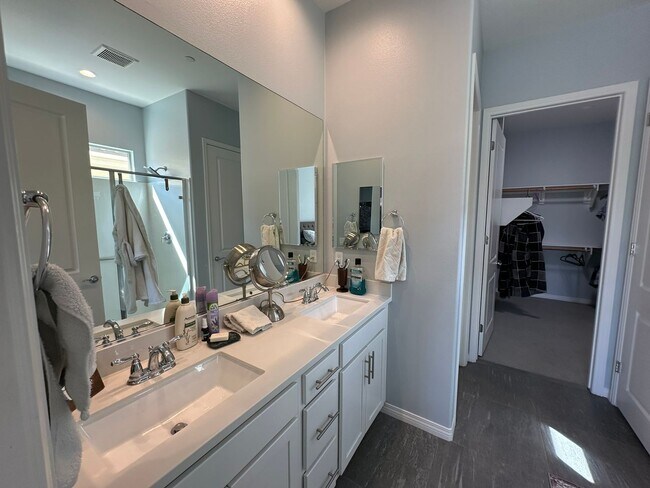 Building Photo - Short term Furnished home in the desirable 55+ community of Del Webb Available November-February