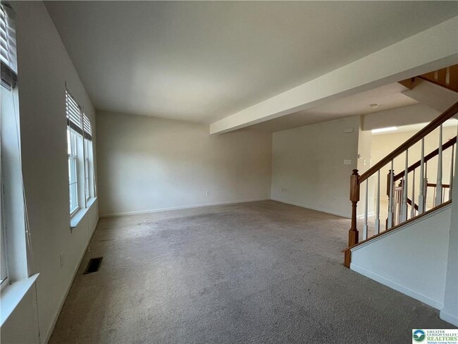 Building Photo - 1058 Sparrow Way
