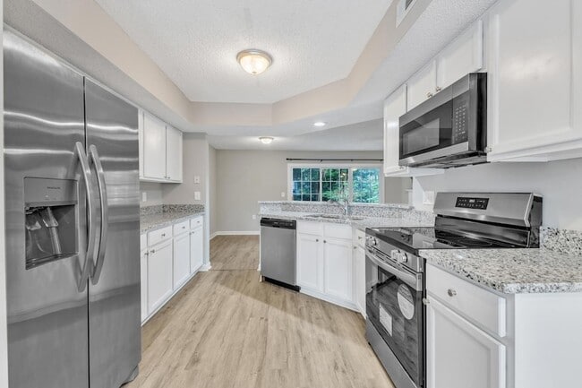 Building Photo - 2430 Condor Ct