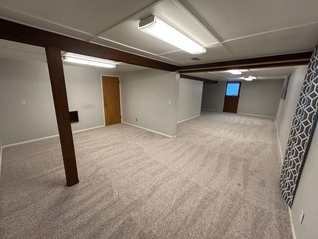 Building Photo - 4 Bedroom, 2 Bathroom House in Lynden with Fenced Yard