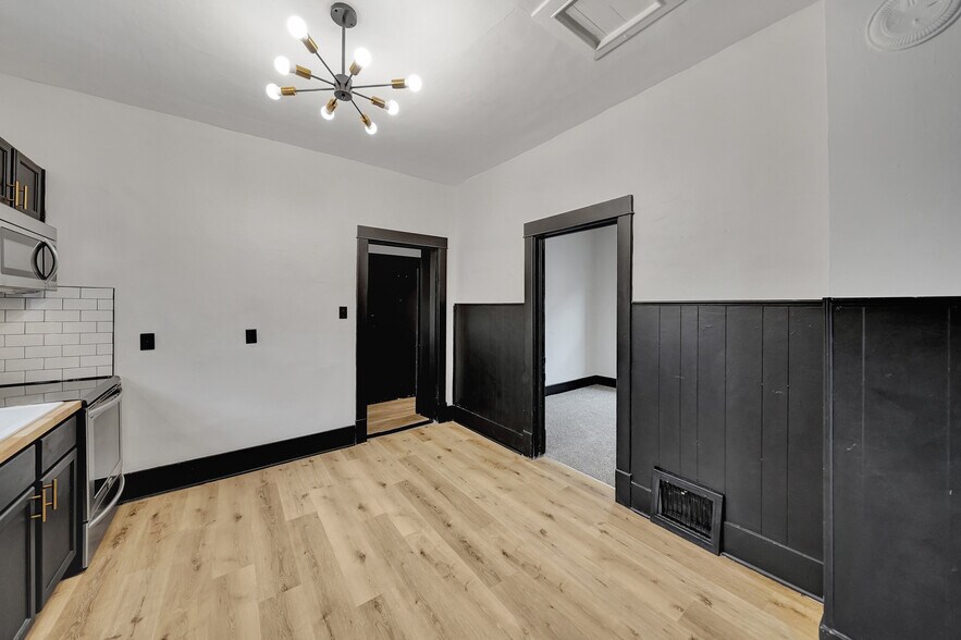 Building Photo - 705 New Hampshire St