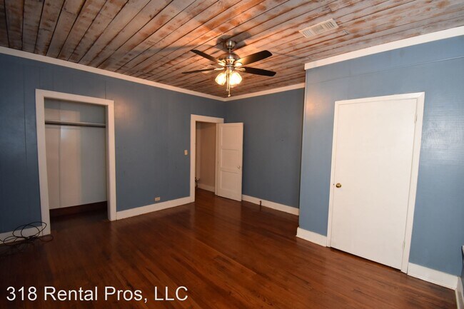 Building Photo - 1 br, 1 bath House - 207 E Texas