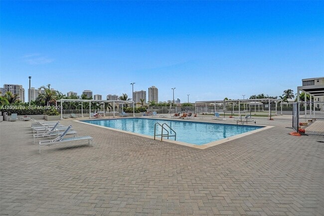 Building Photo - 18041 Biscayne Blvd