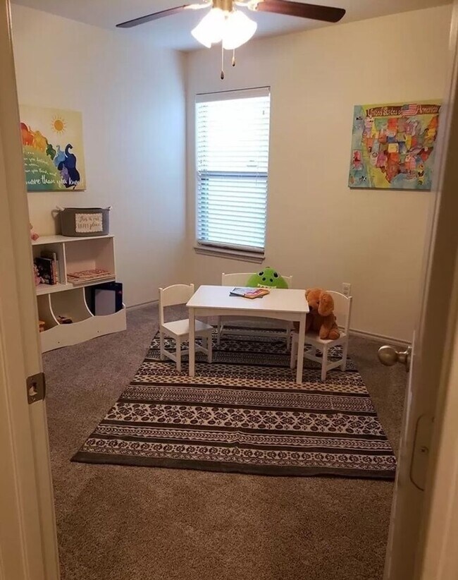 Building Photo - Rare 4 Bedroom Available 10/14/24 In Frenship