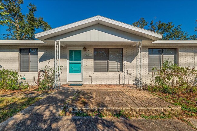 Building Photo - 933 N Clara Ave