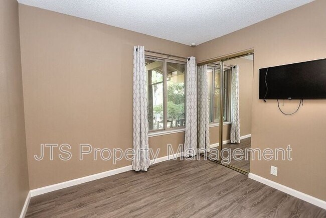 Building Photo - 6913 Navarro Ct