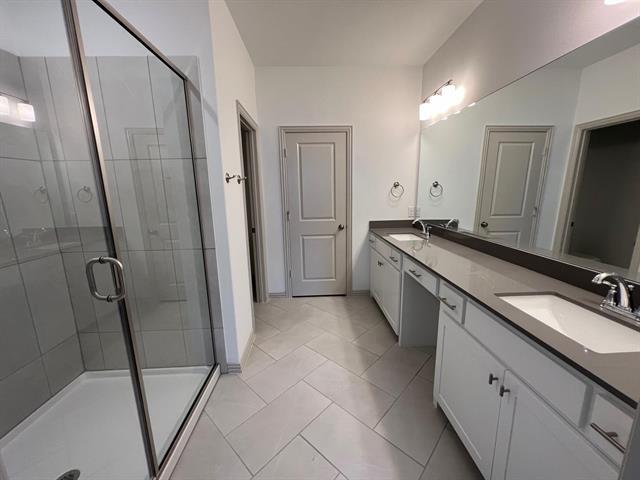 Building Photo - 4561 Bishop St