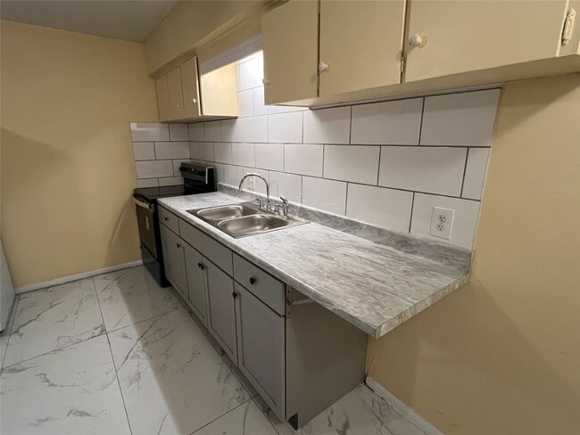 Building Photo - 134 W Main St