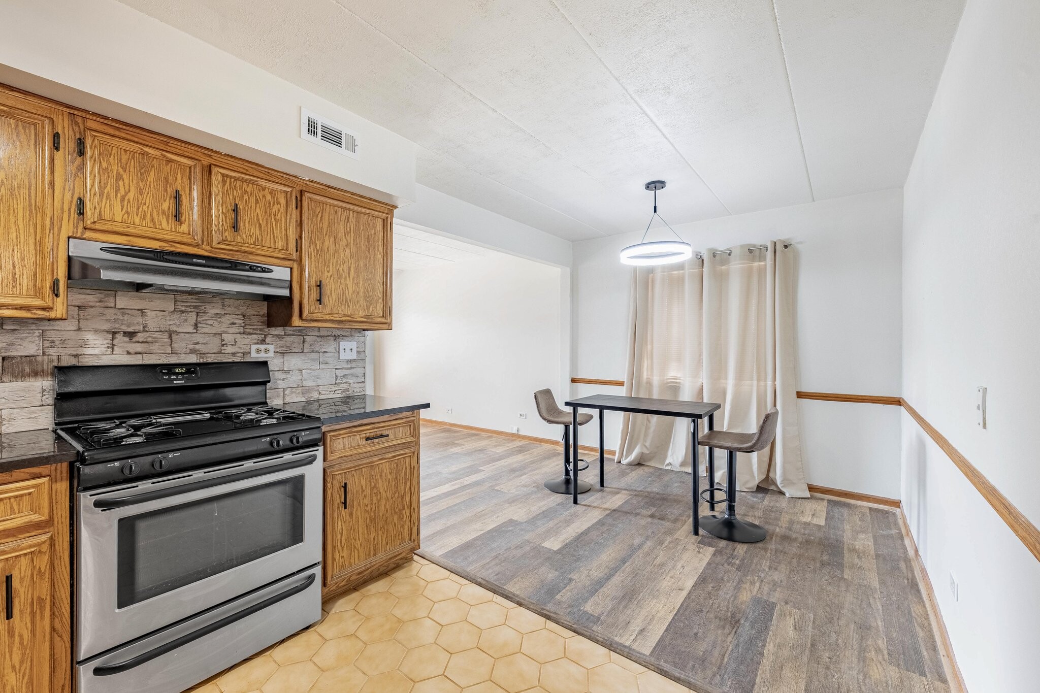 Building Photo - 3103 Grove Ave