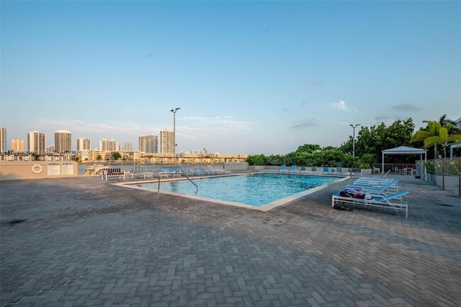 Building Photo - 18081 Biscayne Blvd