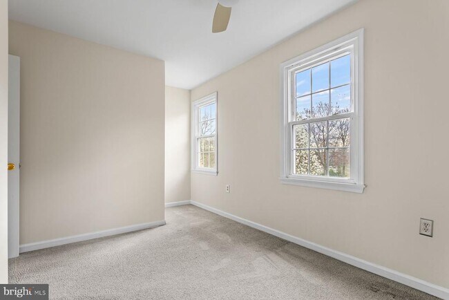 Building Photo - 10610 High Beach Ct