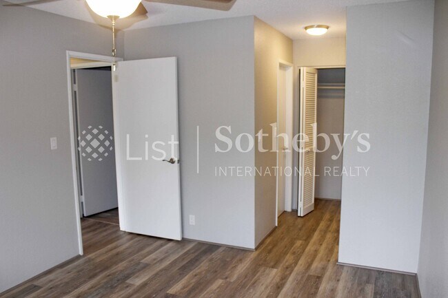 Building Photo - 46-1032 Emepela Way