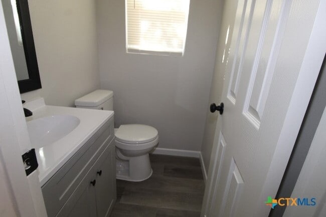 Building Photo - 906 S 23rd St