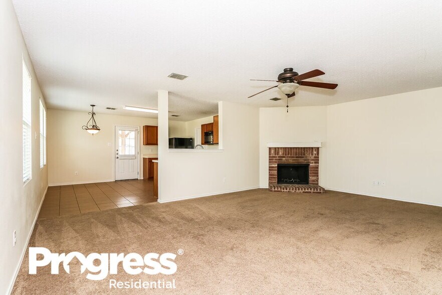 Building Photo - 16528 Woodside Dr