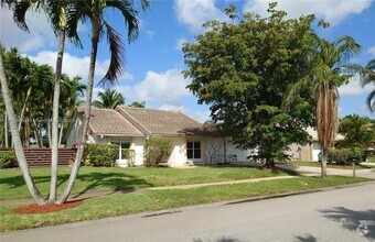 Building Photo - 21367 Chinaberry Dr