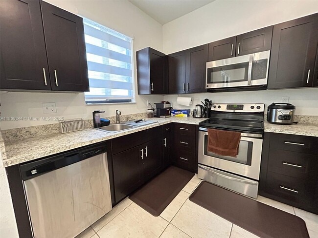 Building Photo - 12716 SW 131st Terrace