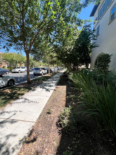 Building Photo - 3230 E Yountville Dr