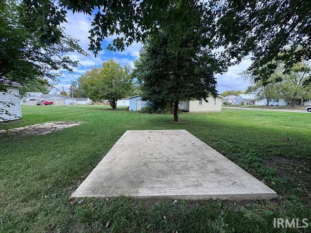 Building Photo - 625 E Beech St