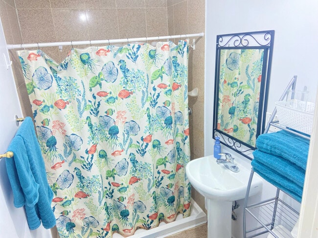 Building Photo - 2823 S Loomis St