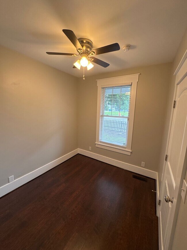 Building Photo - Renovated 3BR/2BA Home in Cleveland Park – Minutes to Downtown Nashville!