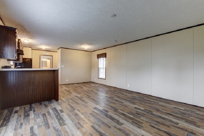 Building Photo - 96 Luart Dr