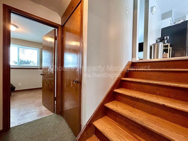 Building Photo - 2728 Vassar Dr SE