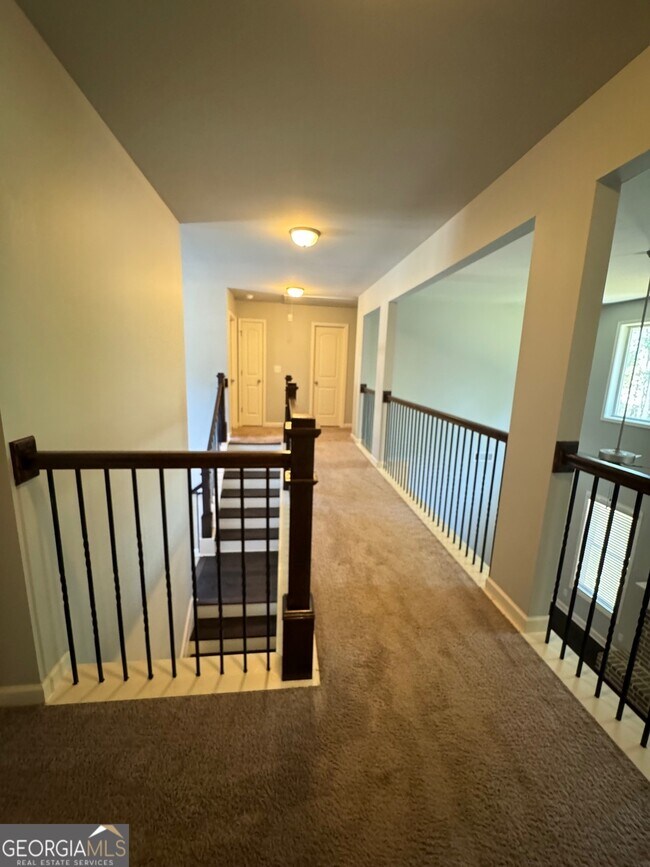 Building Photo - 829 Hawkins Creek Dr