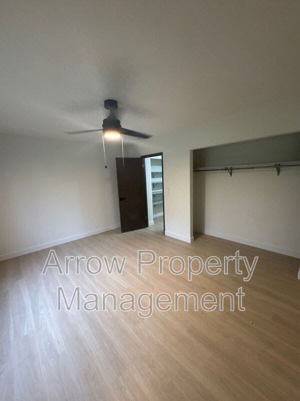 Building Photo - 215 E Arbor Ave
