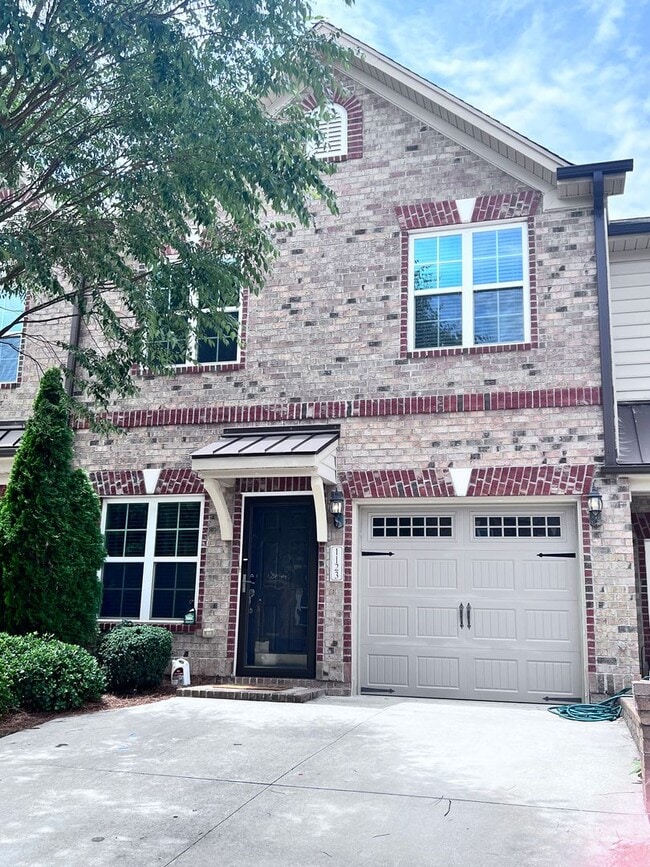 Building Photo - 1123 Augustine Heights Dr